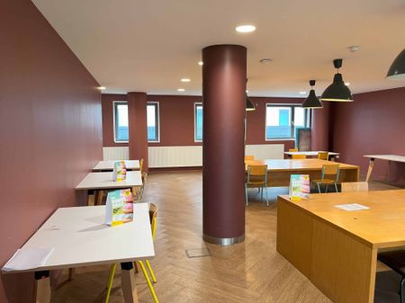 Large Highest Double Ensuite - Photo 3