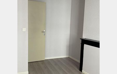 Location Appartement P3 En centre-ville Thiers - Photo 2