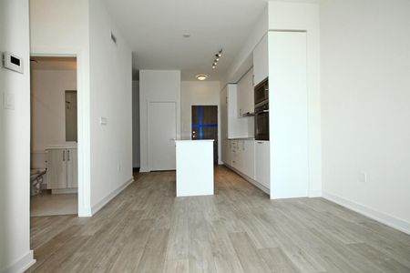 For Lease - 27 Bathrust Street Unit# 404W, Toronto, Ontario - Photo 2