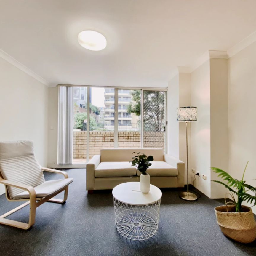 3 bed 2 bath - Photo 1