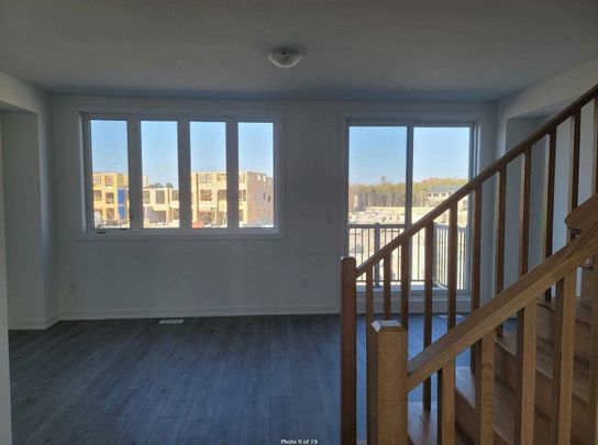 For Lease - 35 Blue Forest Crescent, Barrie, Ontario - Photo 1