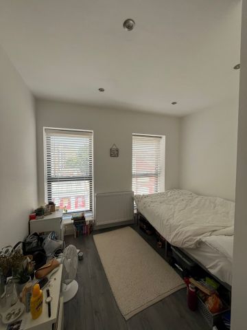 4 Bed Flat, Green Lanes, N4 - Photo 2