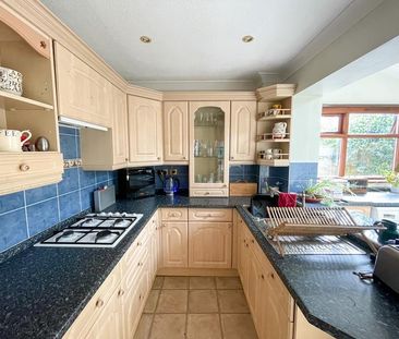 3 bedroom semi-detached house to rent - Photo 3