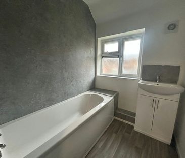 Semi-detached house to rent on - Photo 6