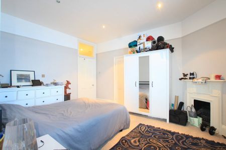 1 Bed Flat, Prince Of Wales Mansions, SW11 - Photo 5