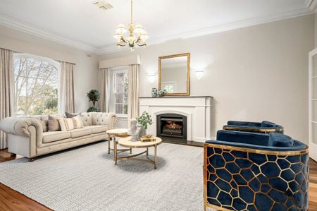 Thinking of selling? Contact our agent - Photo 2
