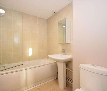 Bolton Road, Maidenbower, Crawley, RH10 - Photo 5