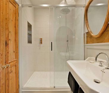 Short let: all bills included. Superb converted barn with an idylli... - Photo 5