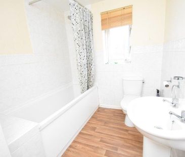 4 bedroom semi-detached house to rent - Photo 6