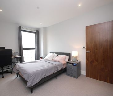 1 Bed Flat, Morello House, E14 - Photo 4