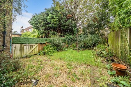 3 bedroom flat to rent - Photo 4