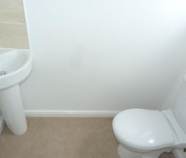 2 bedroom semi-detached house to rent - Photo 4