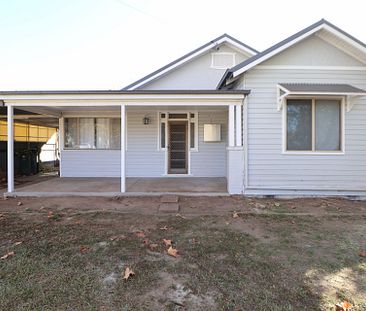 211 Gurwood Street Wagga Wagga NSW - Photo 1