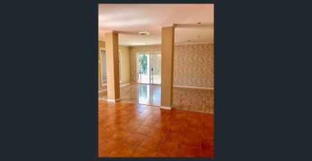 Perfect Family Home! - Photo 2