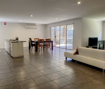 8-bedroom shared house, Katelyn Court - Photo 2