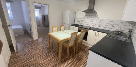 Blenheim Road, Harrow - Photo 2