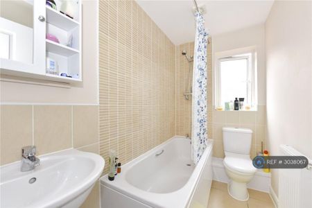 2 bedroom semi-detached house to rent - Photo 2