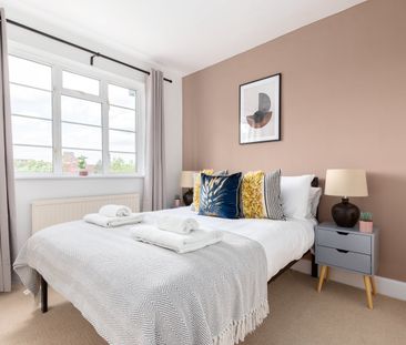 2 Bed Flat, Hamlet Court, W6 - Photo 6