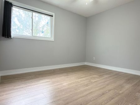 For Lease - 106 Carlson Drive, Newmarket, Ontario - Photo 4