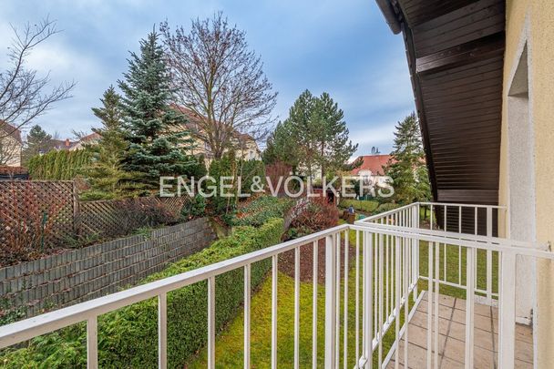 Pronájem rodinného domu 251 m², K vinicím 651, Praha - Фото 1