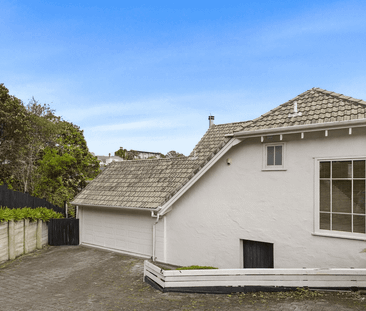 Unbeatable Location - Spacious Living - Photo 4