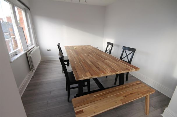 Huntsmoor House, Spital Tongues, - Photo 1