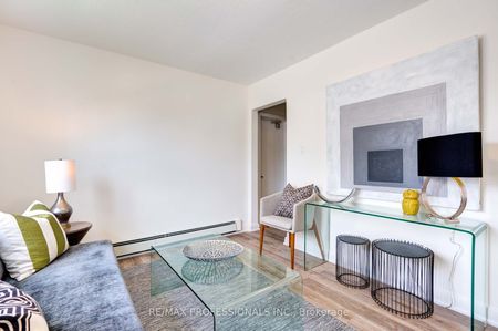 For Lease - 284 Gledhill Avenue Unit# 2, Toronto, Ontario - Photo 4