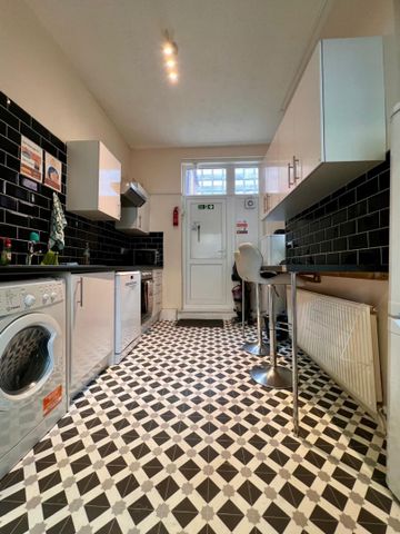 To Let : Albert Road , Middlesbrough ,TS1 2PP - Photo 4