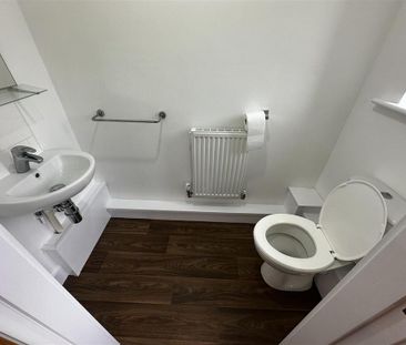 2 bedroom semi-detached house to rent - Photo 5