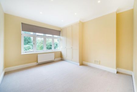 4 bedroom detached house to rent - Photo 3