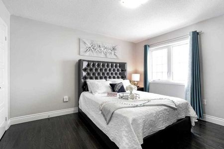 For Lease - 15 Vanhorne Close, Brampton, Ontario - Photo 2