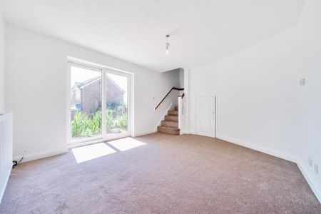 2 bedroom end of terrace house to rent - Photo 5