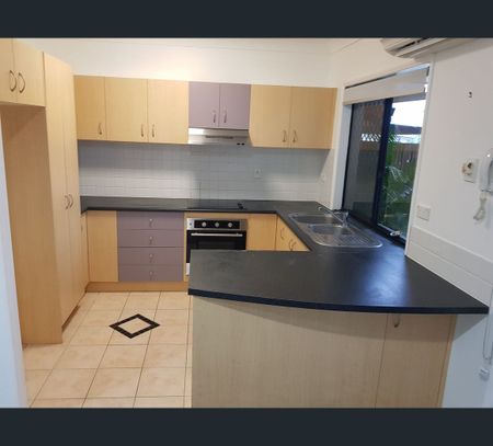 Unit 16/20 Brown Street, Labrador, Qld 4215 - Photo 3