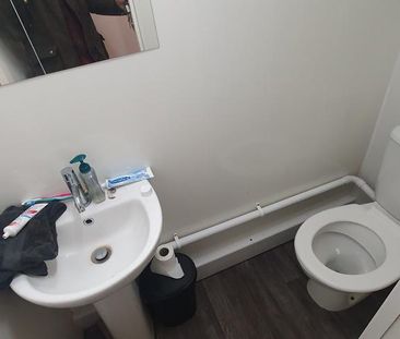 7 bedroom terraced house to rent - Photo 1