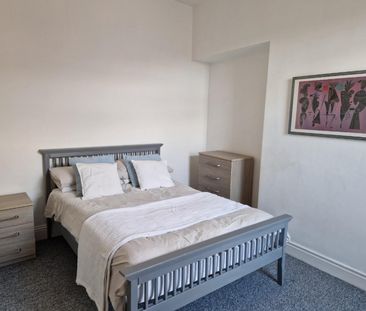 4 bedroom House To Let - Photo 6