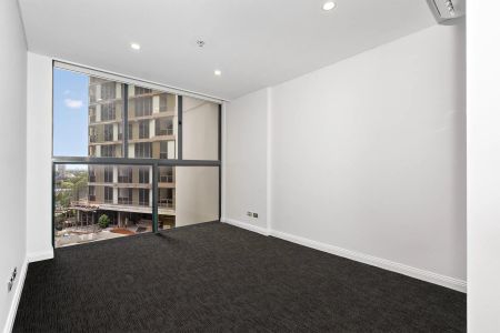 Deluxe Split‑Level Luxury Apartment in the Heart of Parramatta - Photo 2