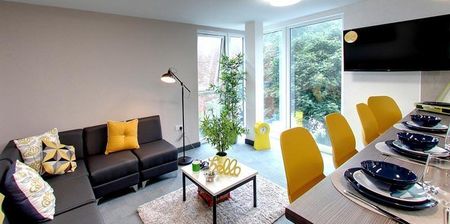 1 bedroom in a flat share to rent - Photo 2