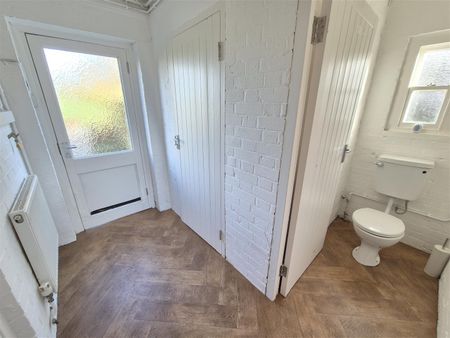 Leighton, Welshpool - Photo 3