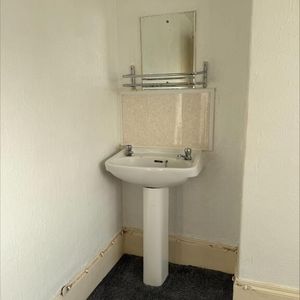 Serviced Room, Room 4, 47 Malone Avenue, Belfast, BT9 6EP - Photo 3