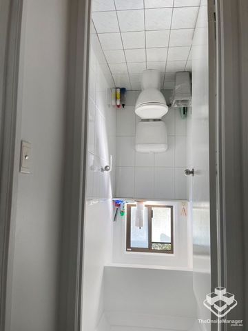 Shared acreage home- Room rent only - Photo 5