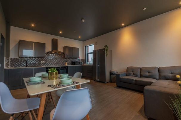 1 bedroom in a house share to rent - Photo 1