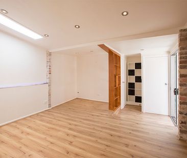 Charm and Character filled 2 Bedroom Home! - Photo 4