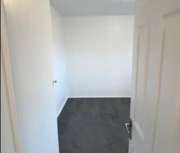 2 bedroom semi-detached house to rent - Photo 6