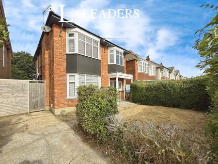 6 bedroom detached to rent Namu Road - Photo 3