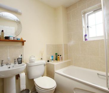 3 bedroom semi-detached house to rent - Photo 2