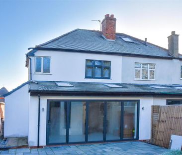 3 bedroom semi-detached house to rent - Photo 3