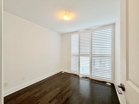 For Lease - 110 Little Creek Road, Mississauga, Ontario - Photo 2