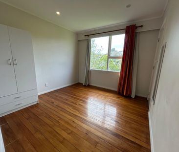 Stunning 3-Bedroom Family Home in Tawa – Spacious, Convenient & Rea... - Photo 6