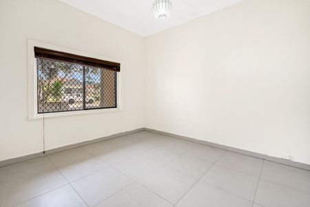 14 Highworth Avenue, Bexley, NSW 2207 - Photo 3