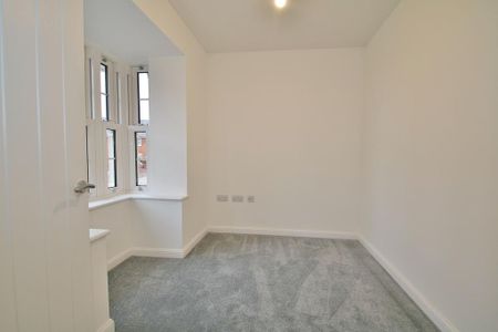 4 bedroom detached house to rent - Photo 4